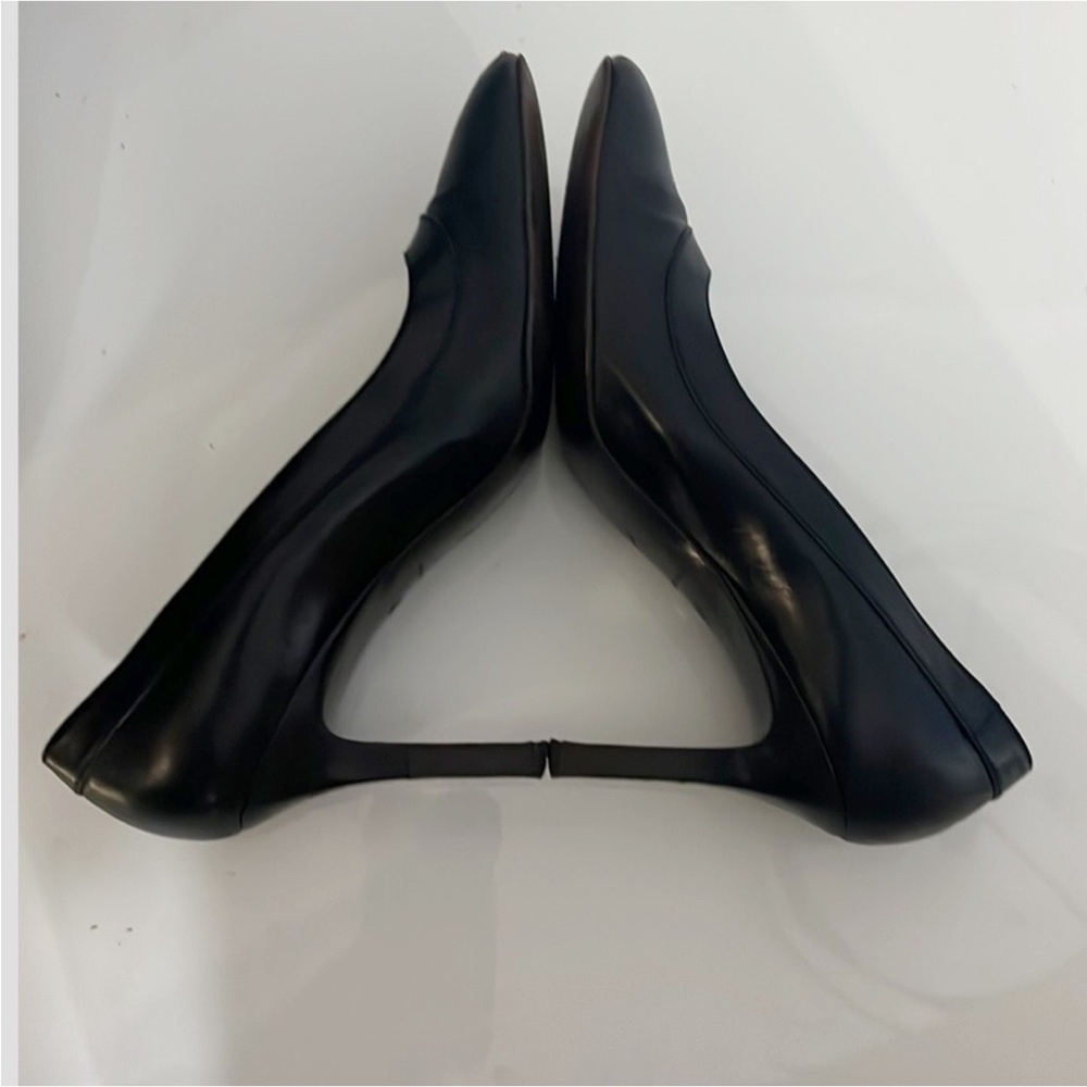 Authentic Chanel luxury designer vintage Camelia black leather pumps heels 9.5 - Picture 9 of 12